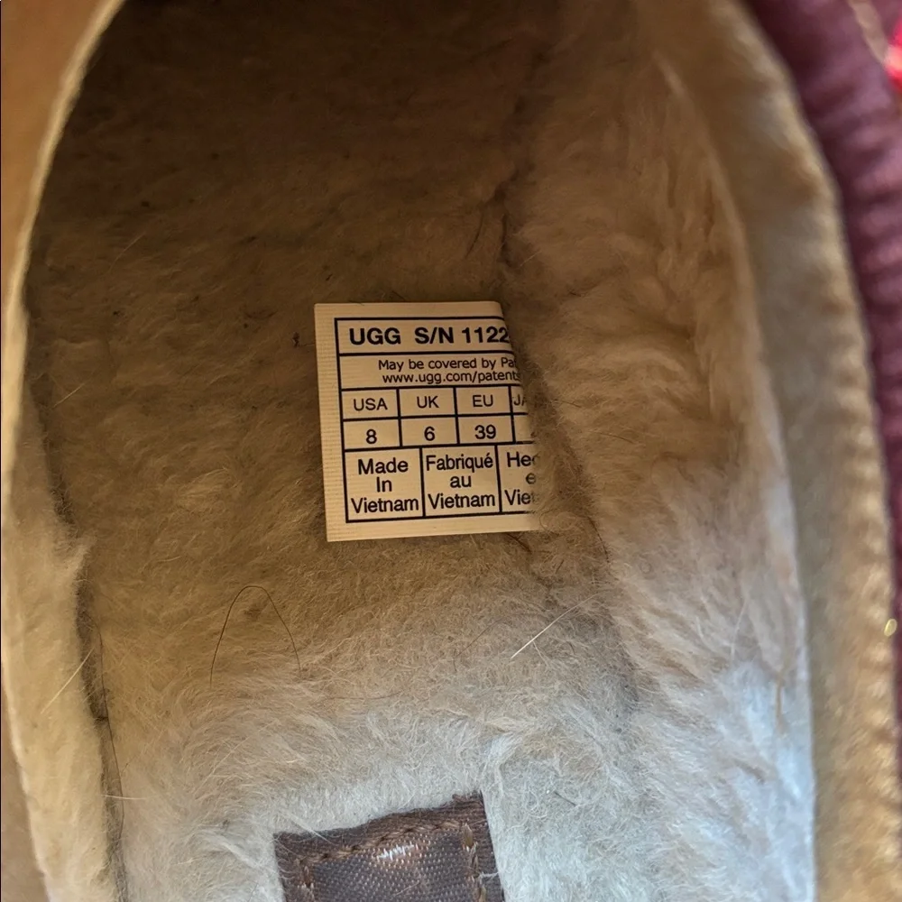 UGG Tazz II Chestnut Platform Slippers with Red Accents